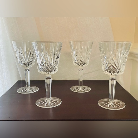 Four Mint Condition  Villemont by Cristal D'Arques-Durand Wine Glasses - Picture 2 of 5